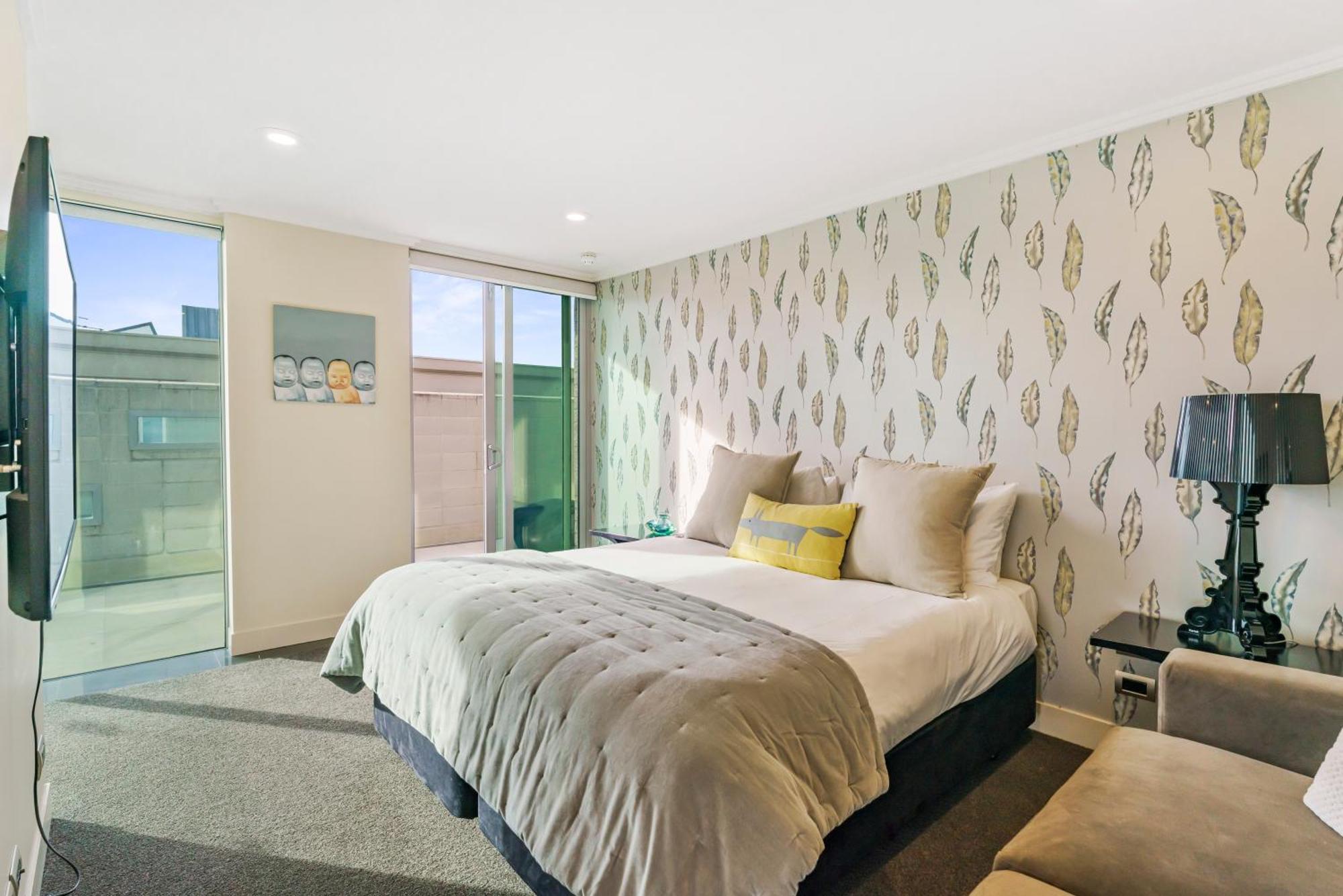 Sacred Waters Taupo Aparthotel Exterior photo A bedroom in a modern apartment