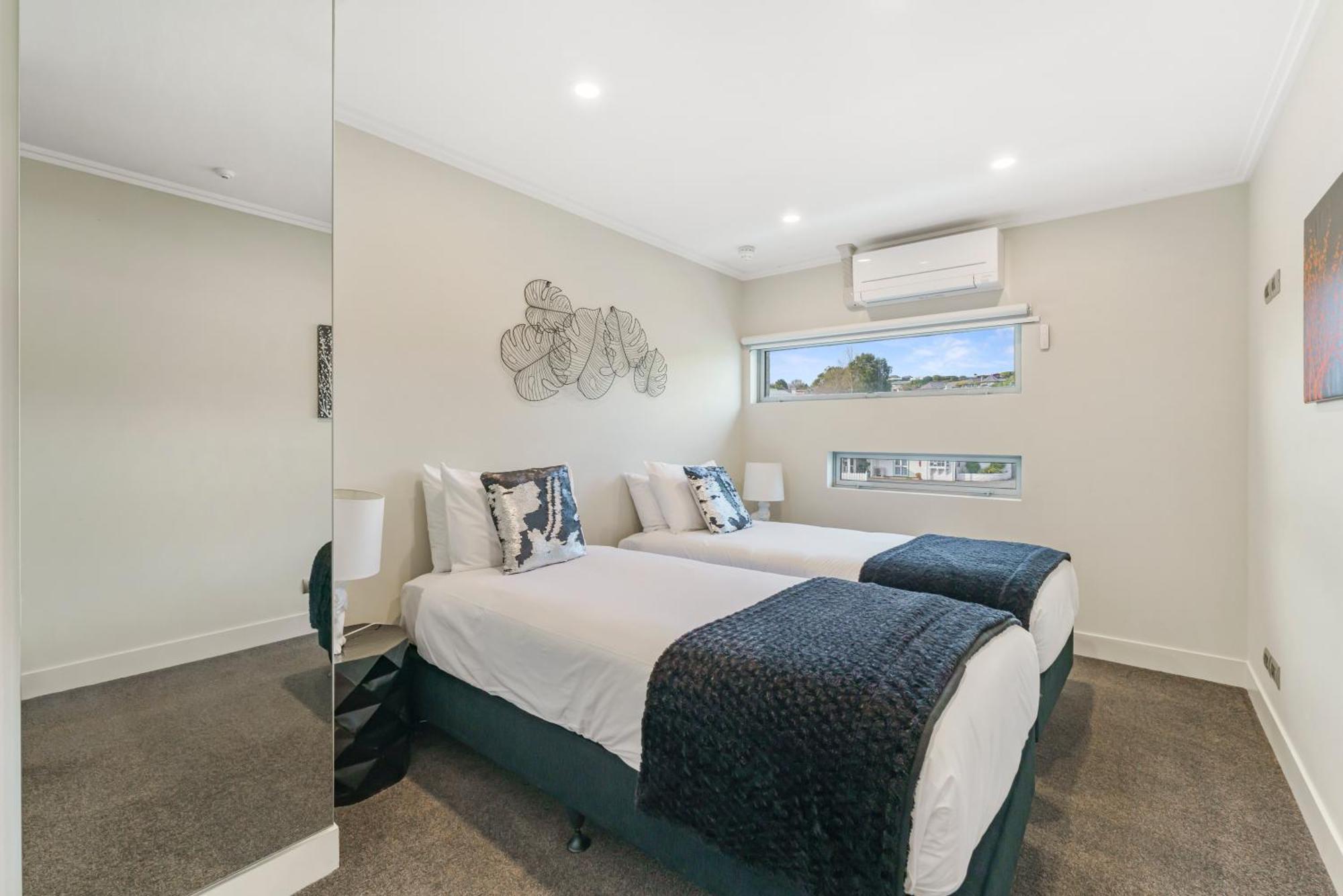 Sacred Waters Taupo Aparthotel Exterior photo A bedroom at the hotel
