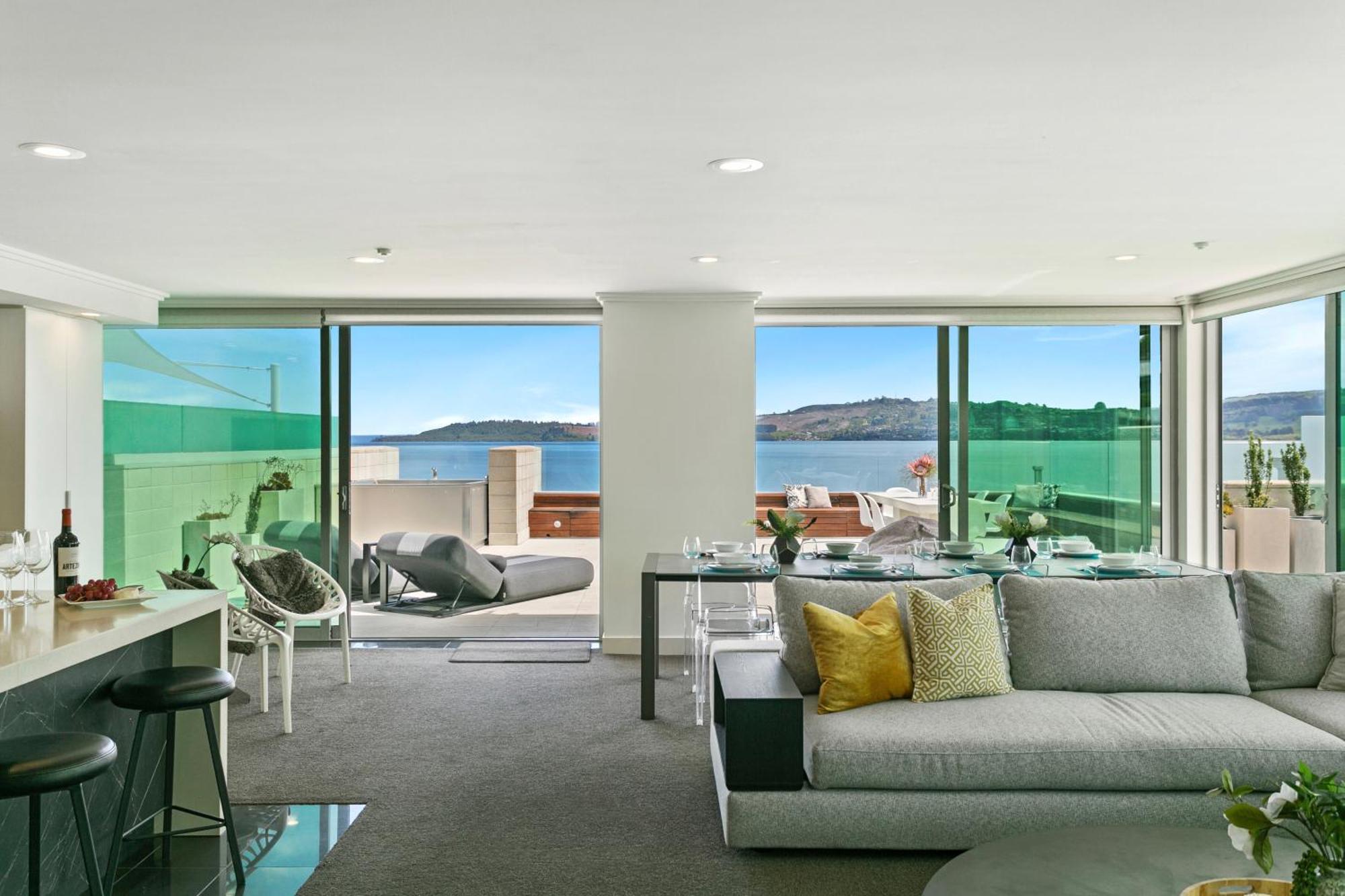 Sacred Waters Taupo Aparthotel Exterior photo A living room in a penthouse apartment
